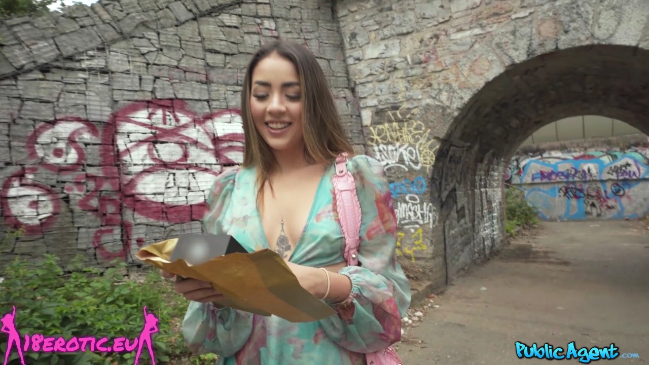 PublicAgent 2024. 12. 25. Kitty Love