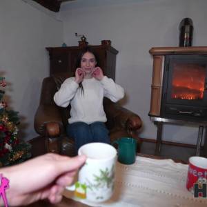 Hunt4K 2024. 12. 20. Emma Evans